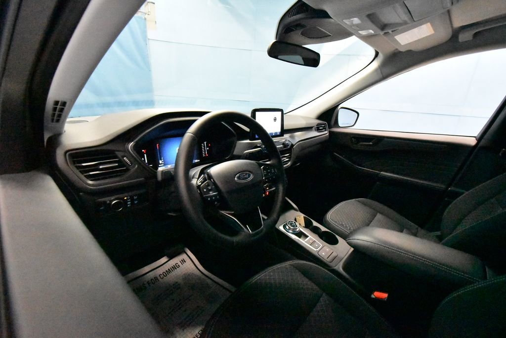 Used 2024 Ford Escape Active image 2