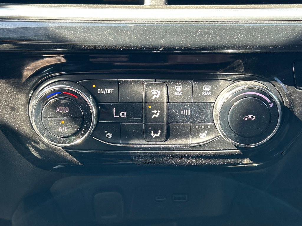 Used 2024 Chevrolet Trax RS image 27