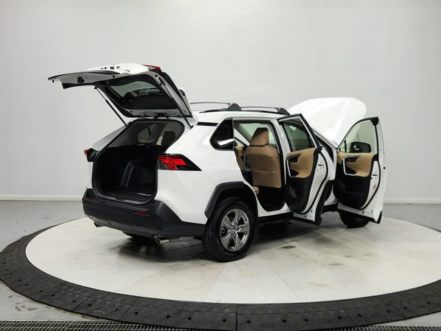 Used 2023 Toyota RAV4 LE AWD/4WD image 16