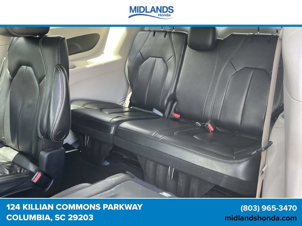 Used 2022 Chrysler Pacifica Touring-L FWD image 11