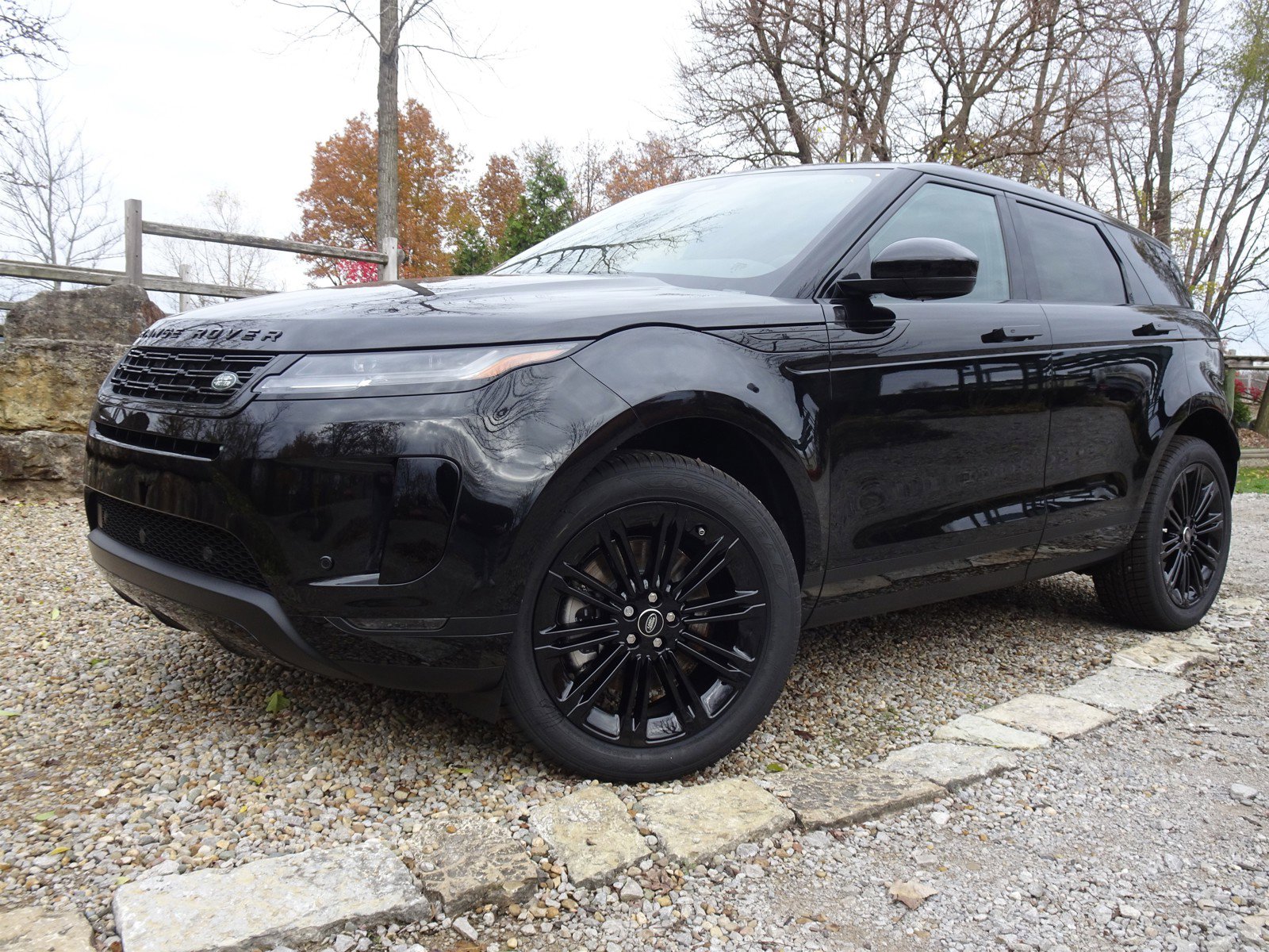 New 2025 Land Rover Range Rover Evoque S image 1