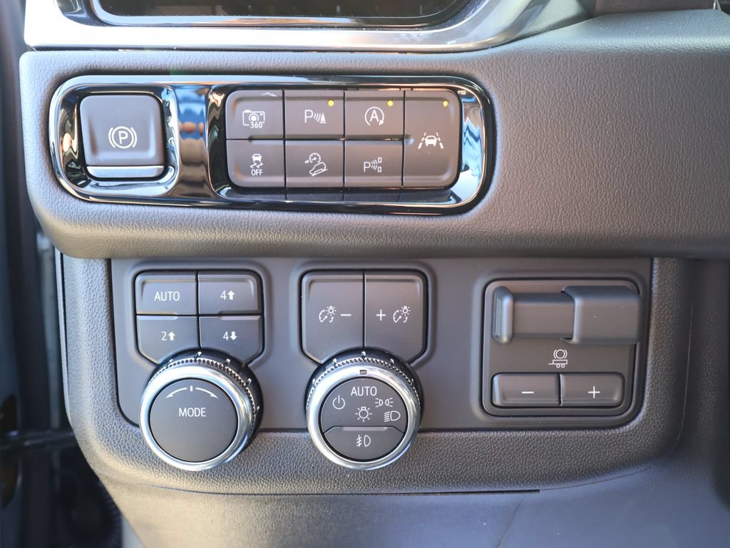 New 2026 GMC Yukon XL Elevation w/ LPO, Elevation Black Package AWD/4WD image 13