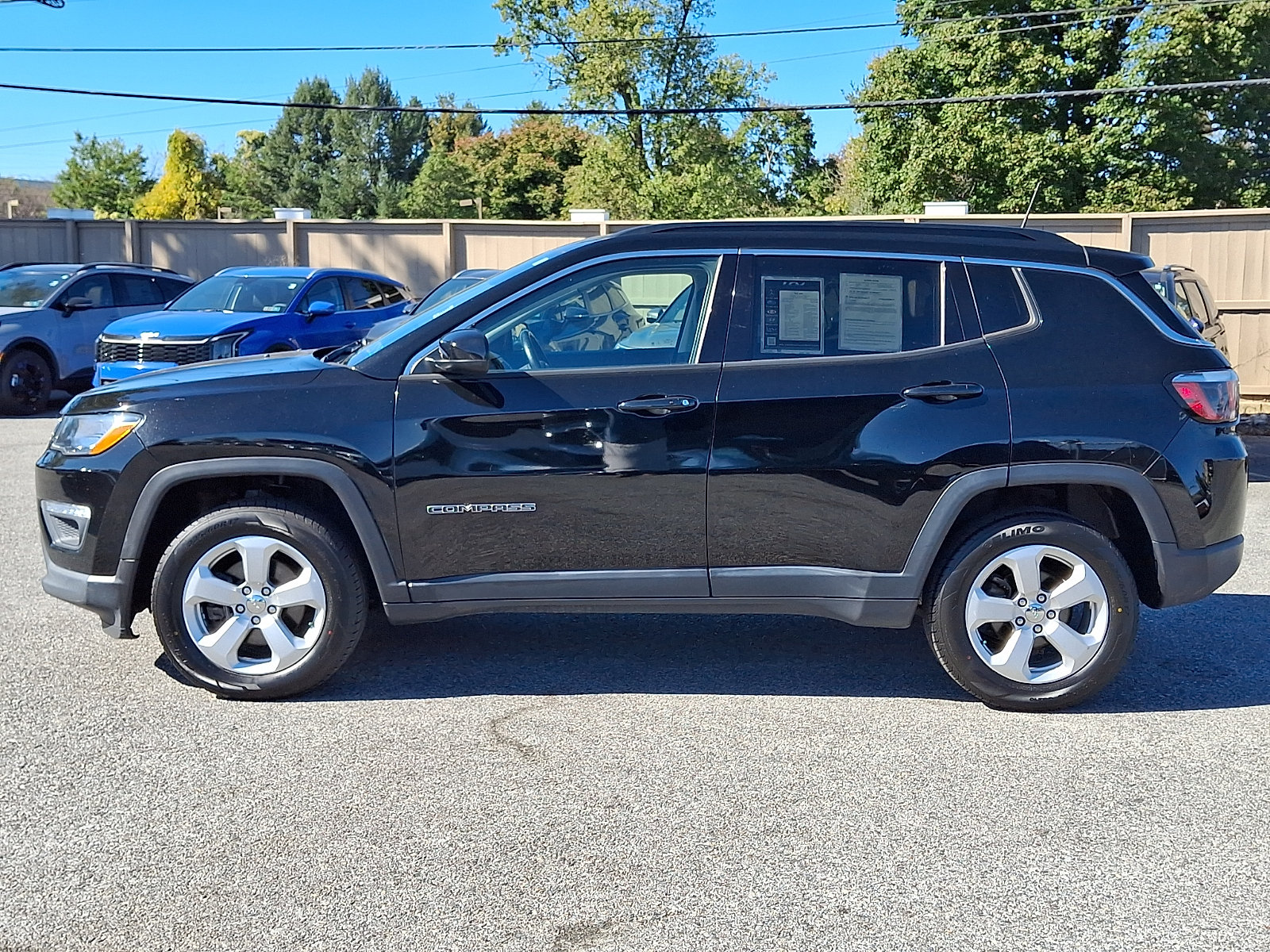 Used 2018 Jeep Compass Latitude w/ Popular Equipment Group AWD/4WD image 8