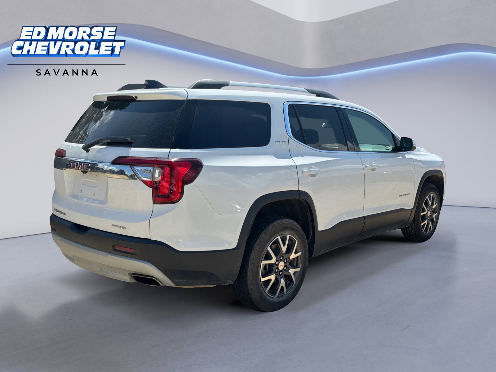 Used 2023 GMC Acadia SLE w/ Driver Convenience Package image 5