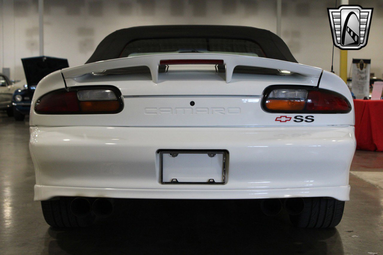 Used 2001 Chevrolet Camaro Z28 w/ SS Performance/Appearance Pkg image 8
