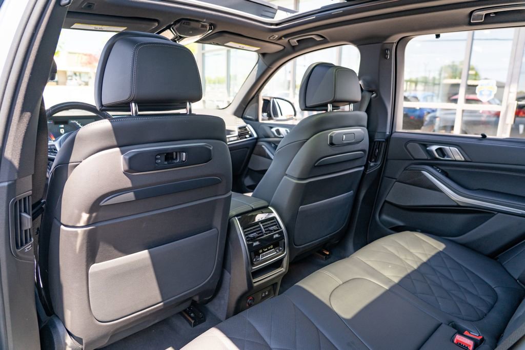 Used 2025 BMW X5 M60i image 16