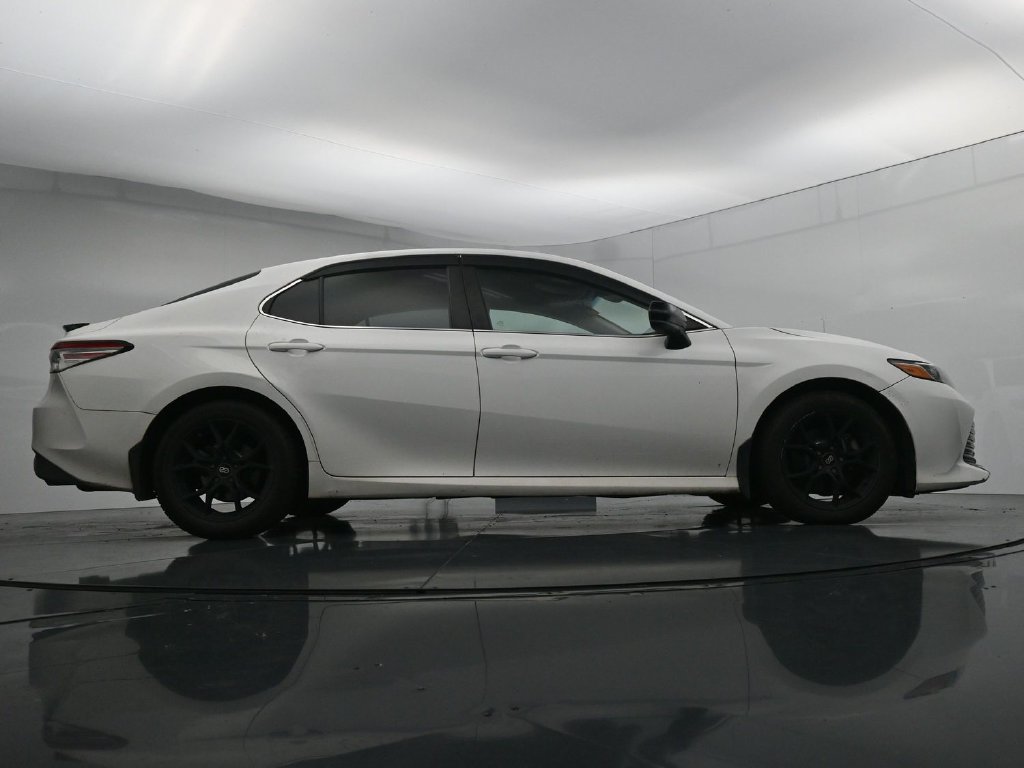 Used 2018 Toyota Camry LE FWD image 24