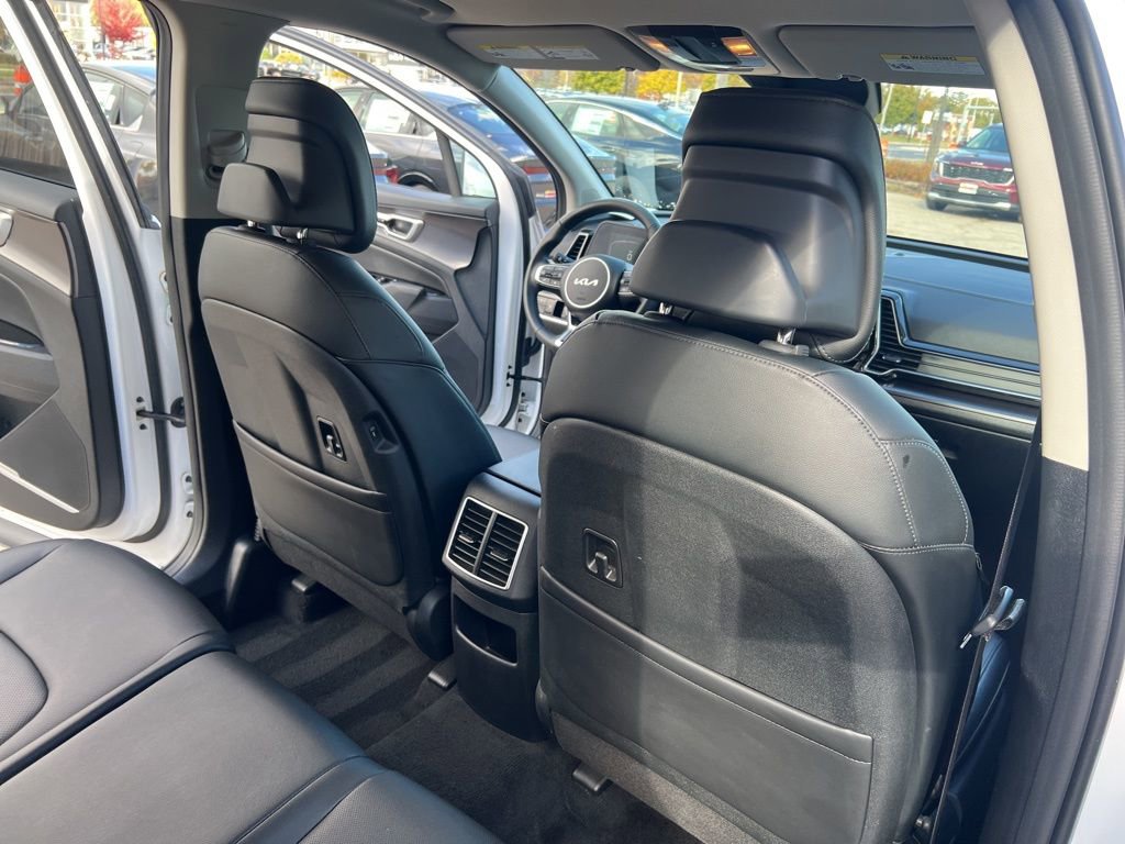 Certified 2025 Kia Sportage EX image 15