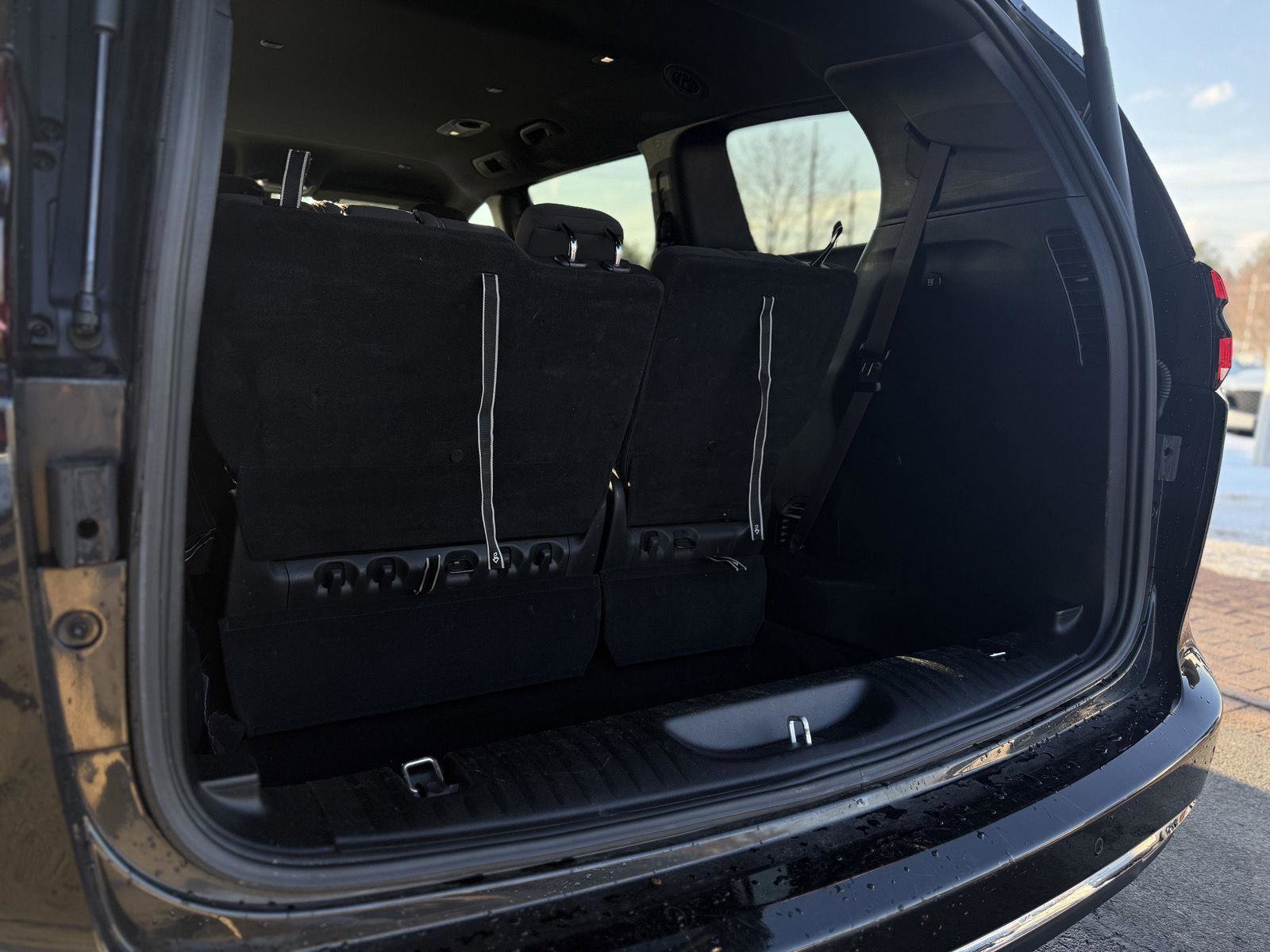 Used 2023 Chrysler Pacifica Touring image 22