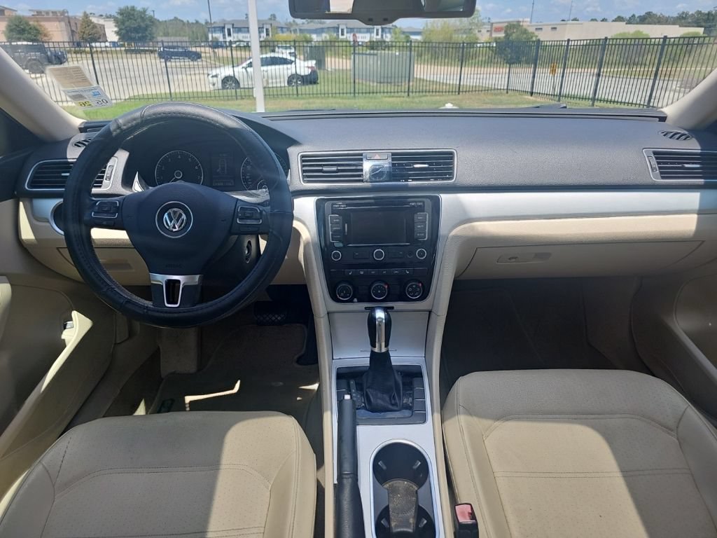 Used 2013 Volkswagen Passat 2.5 SE FWD image 25