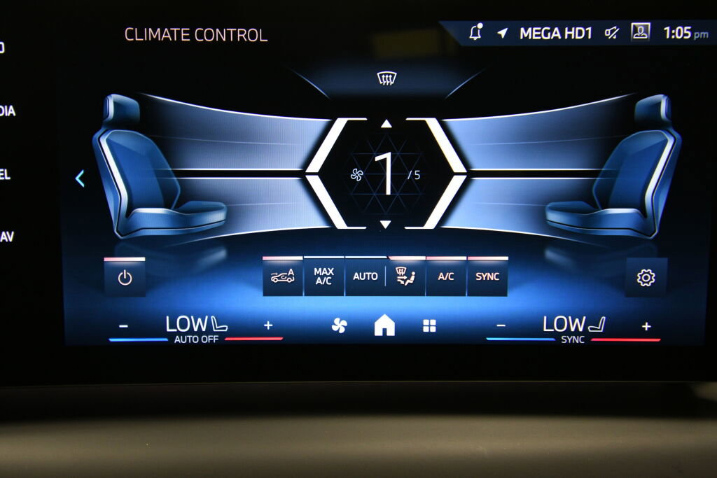 Used 2025 BMW 228i xDrive AWD/4WD image 16