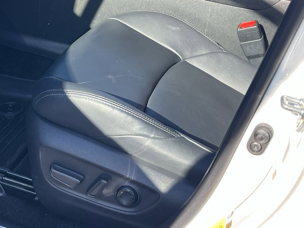 Used 2023 Toyota Venza Nightshade image 14