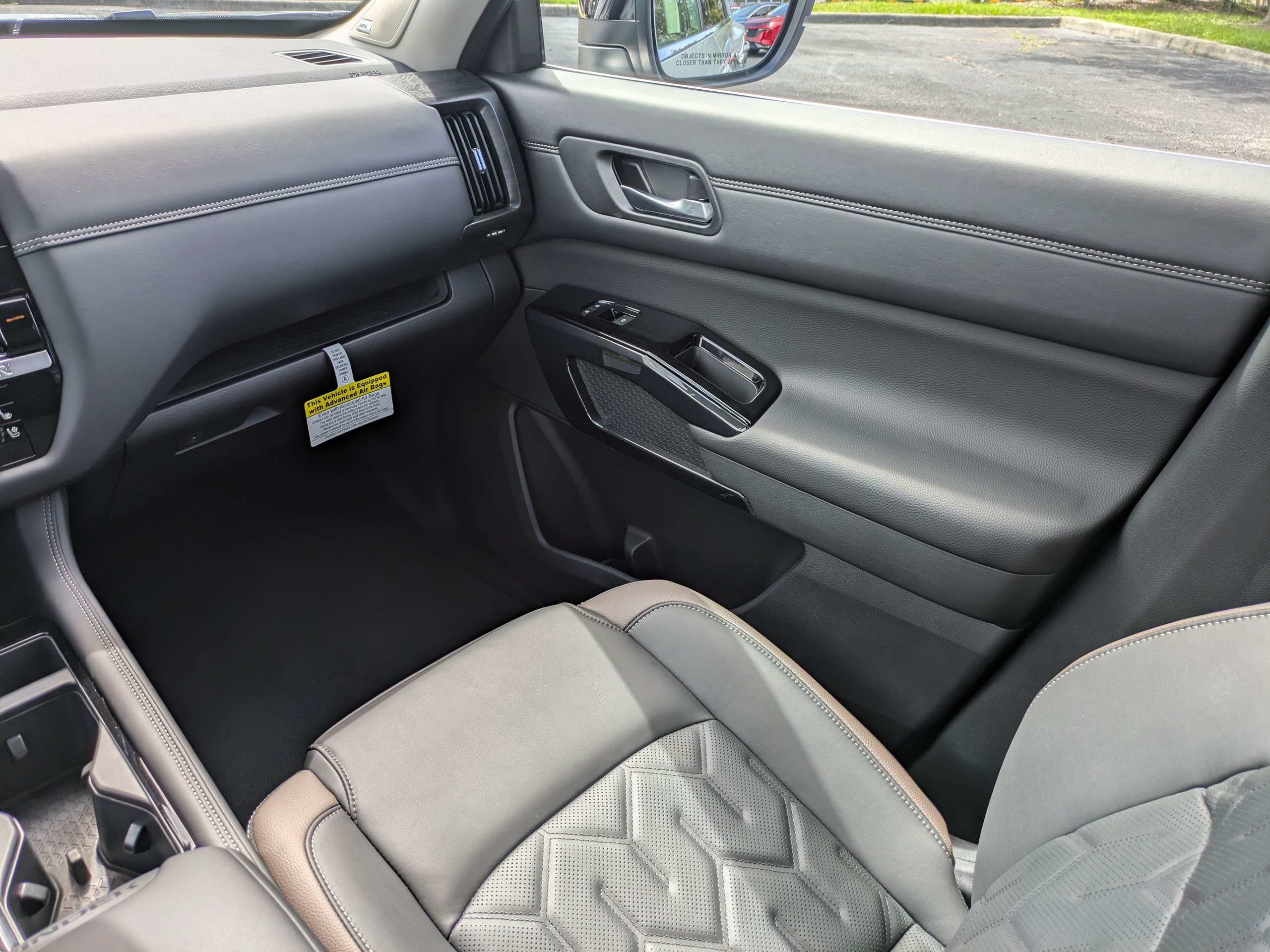 New 2026 Nissan Pathfinder Platinum FWD image 19