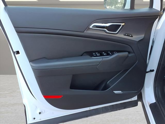 Used 2025 Kia Sportage SX image 19