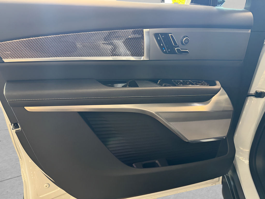 New 2026 Cadillac Vistiq Sport AWD/4WD image 9