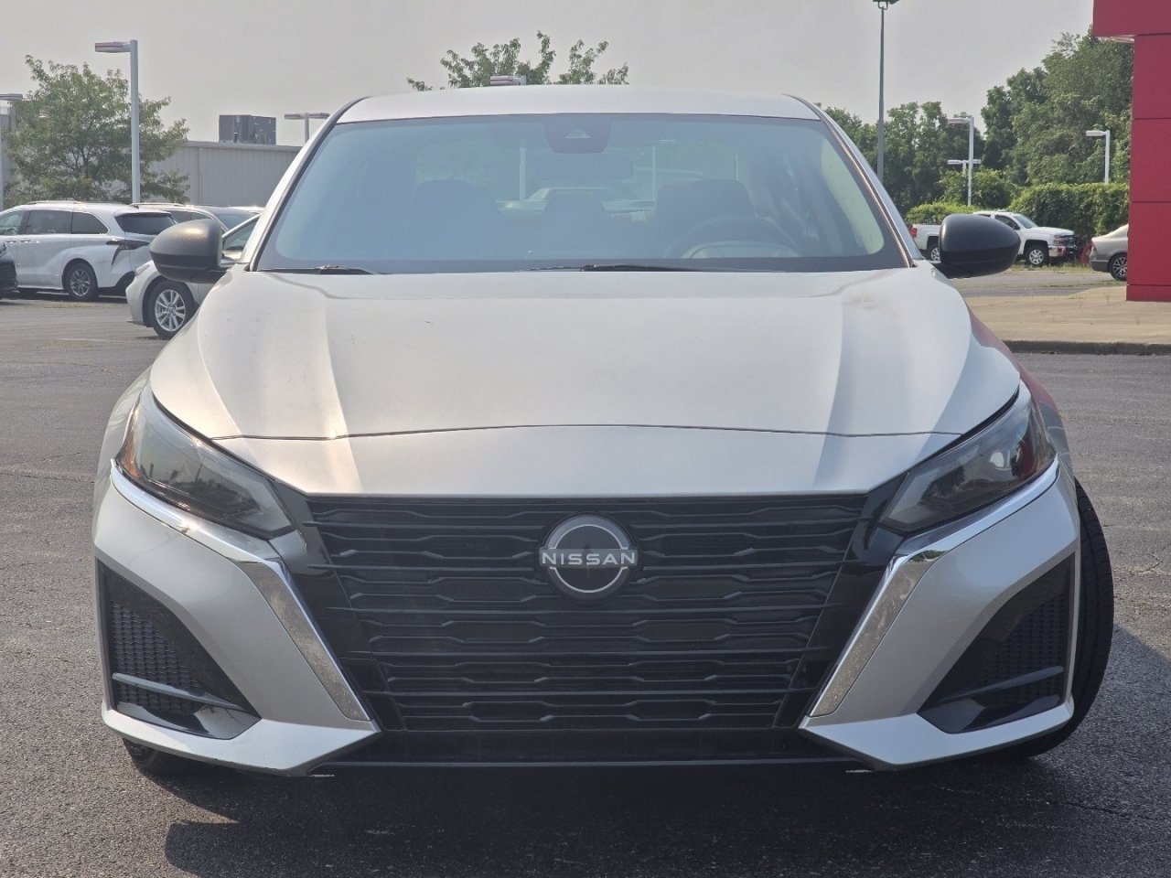 Used 2024 Nissan Altima 2.5 SV FWD image 10