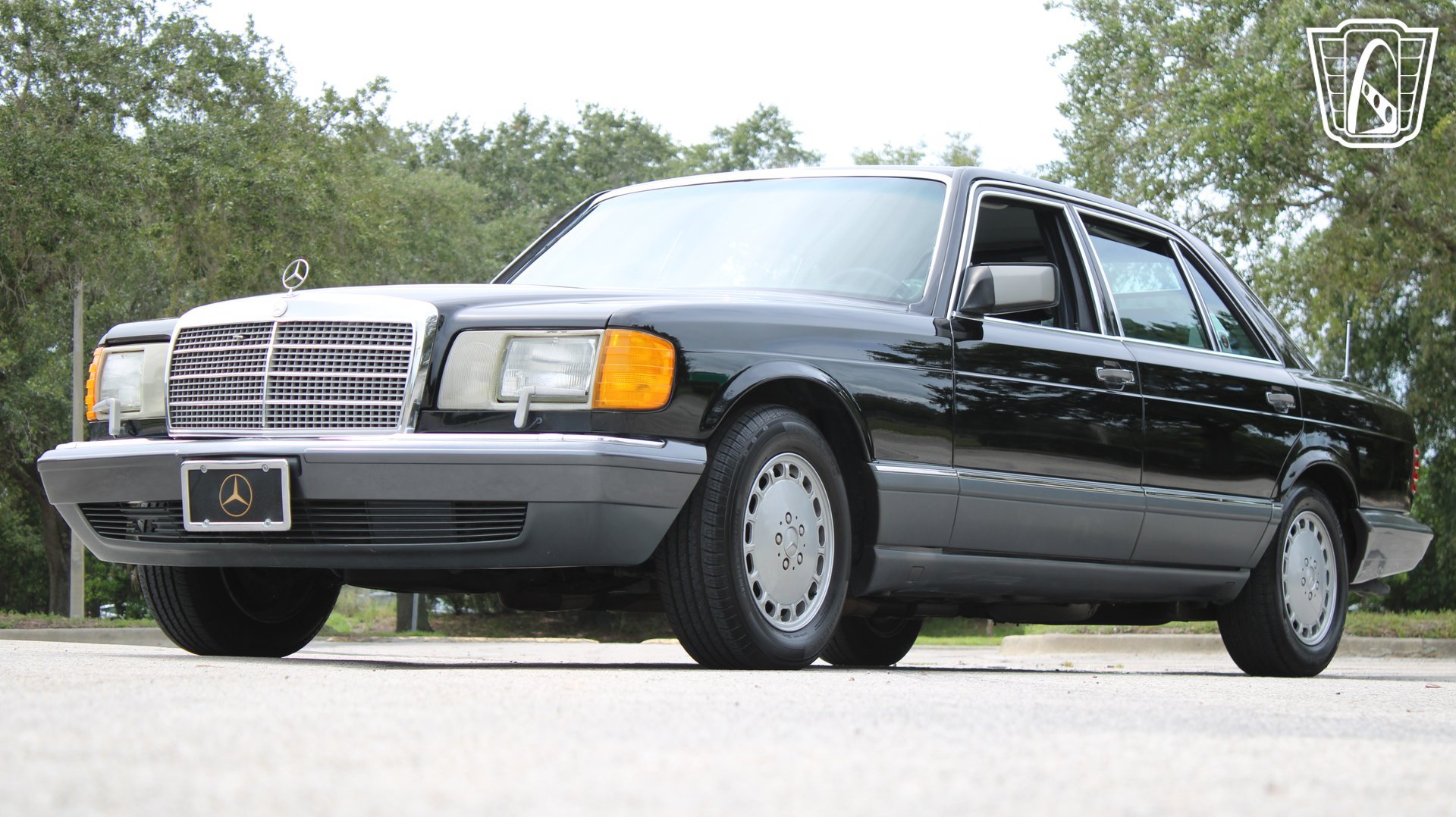 Used 1991 Mercedes-Benz 560 SEL image 2