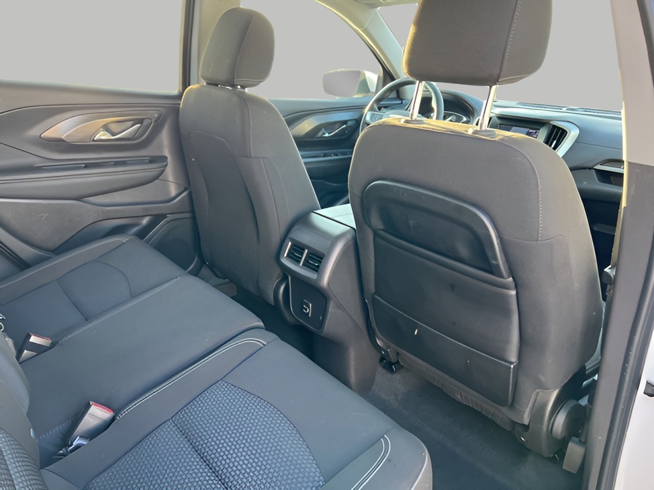 Used 2024 GMC Terrain SLE image 59