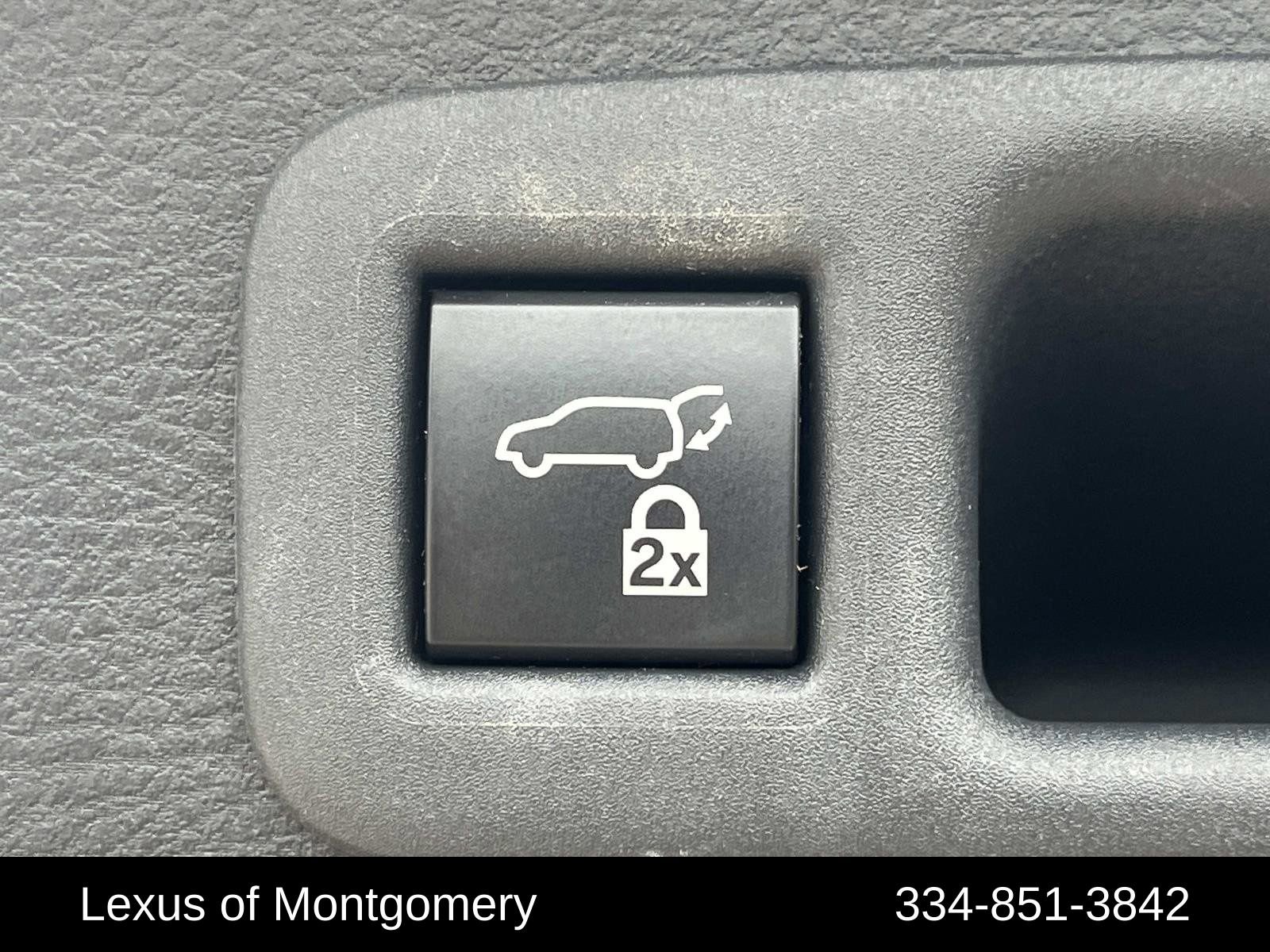 Used 2021 Toyota Sienna XSE image 11