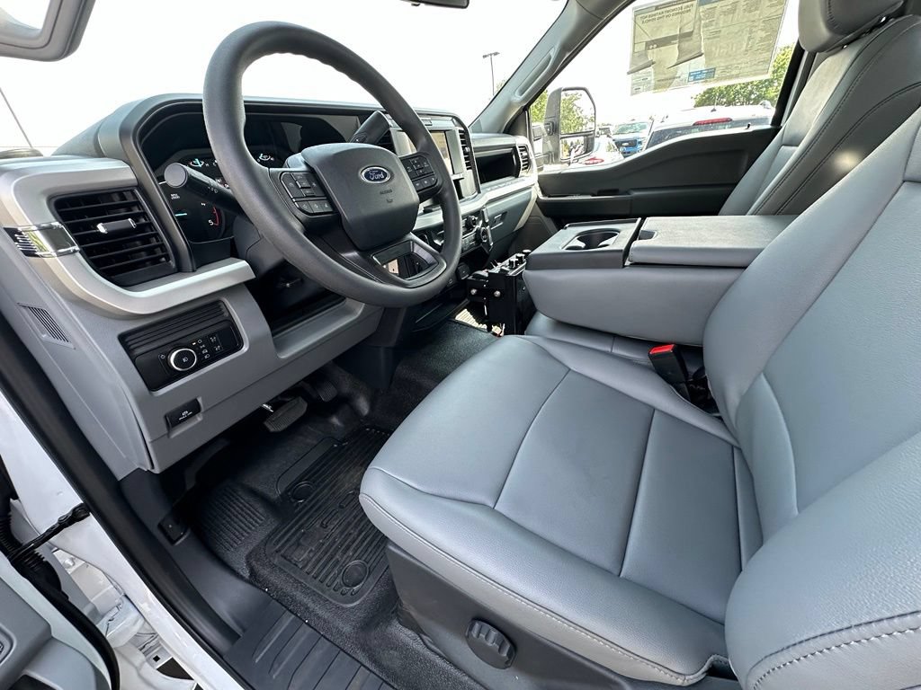 New 2026 Ford F550 4x4 Regular Cab Super Duty image 18