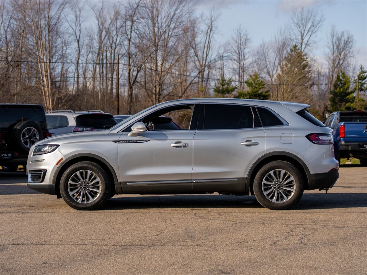 Used 2019 Lincoln Nautilus Select AWD/4WD image 8
