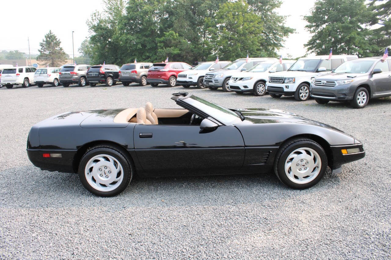 Used 1996 Chevrolet Corvette Convertible RWD image 6