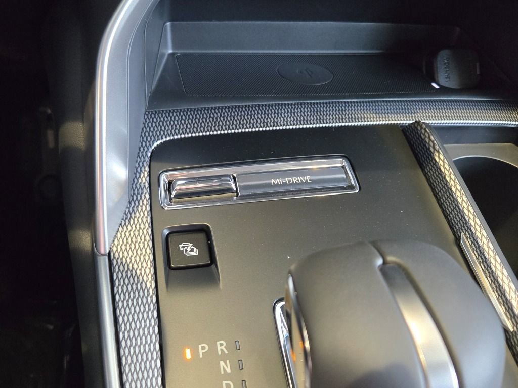 New 2025 MAZDA CX-70 Plug-In Hybrid w/ Premium Pkg image 26