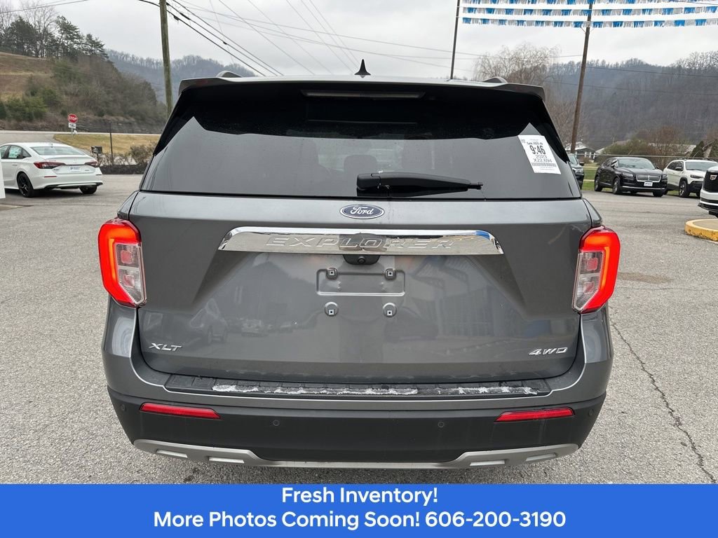 Used 2023 Ford Explorer XLT w/ Equipment Group 202A image 4