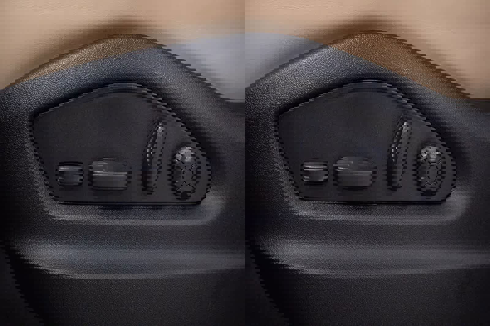 Certified 2025 Porsche Cayenne Coupe image 24