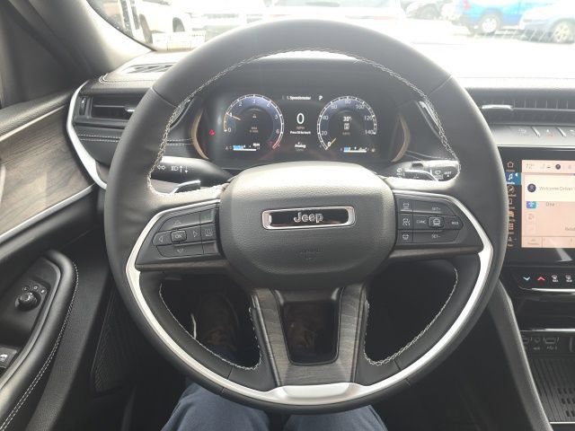 New 2026 Jeep Grand Cherokee L 4WD image 15