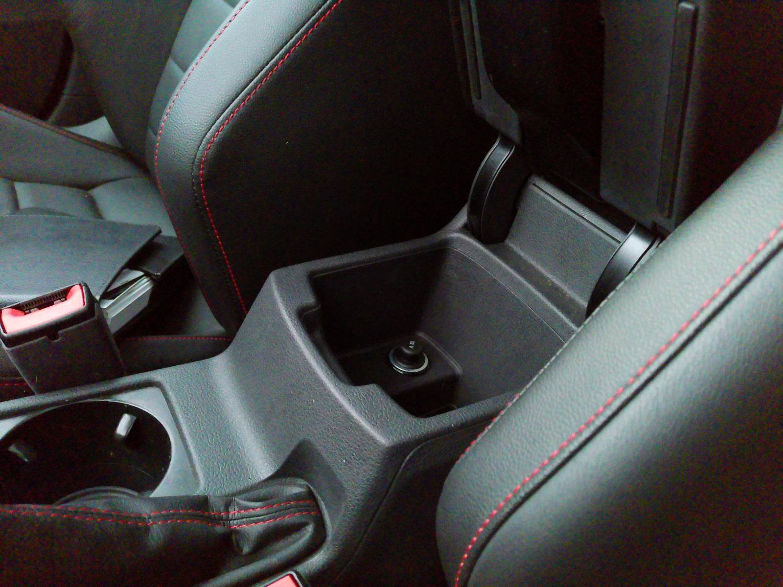 Used 2017 Volkswagen GTI SE image 26