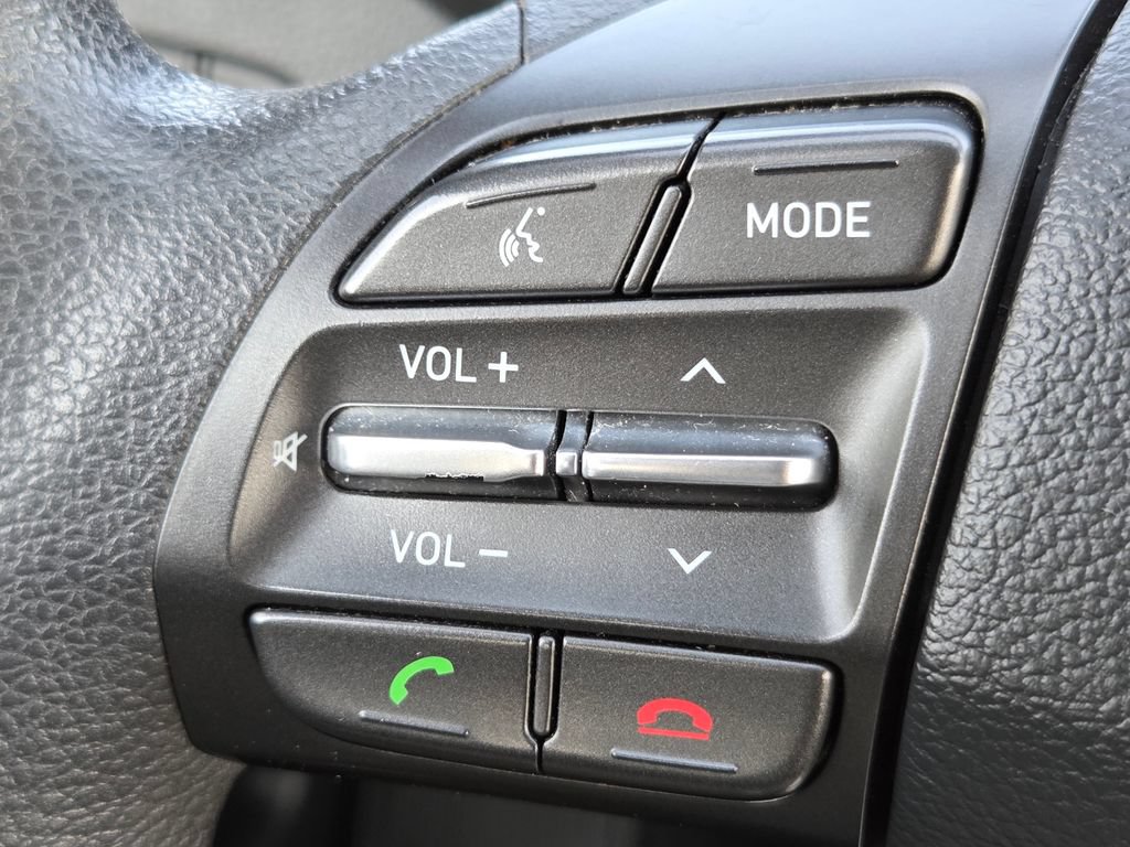 Used 2018 Hyundai Elantra GT FWD image 9
