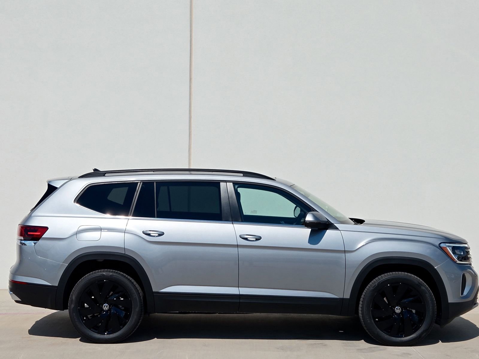 New 2026 Volkswagen Atlas SE image 4
