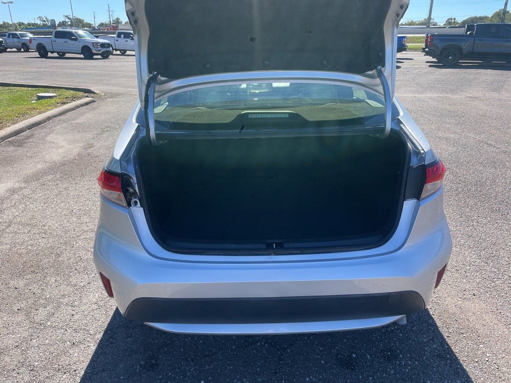 Used 2021 Toyota Corolla LE image 13