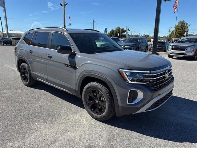 New 2026 Volkswagen Atlas Peak Edition image 8