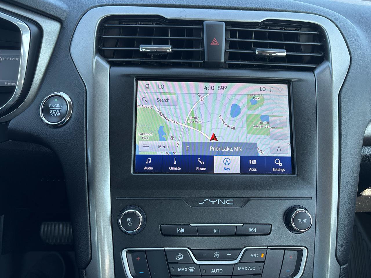 Used 2020 Ford Fusion SE FWD image 21