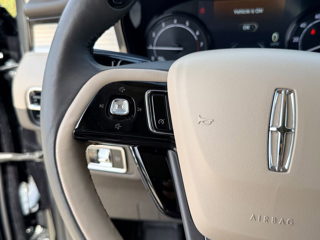 Used 2021 Lincoln Corsair Standard w/ Premium Package image 28