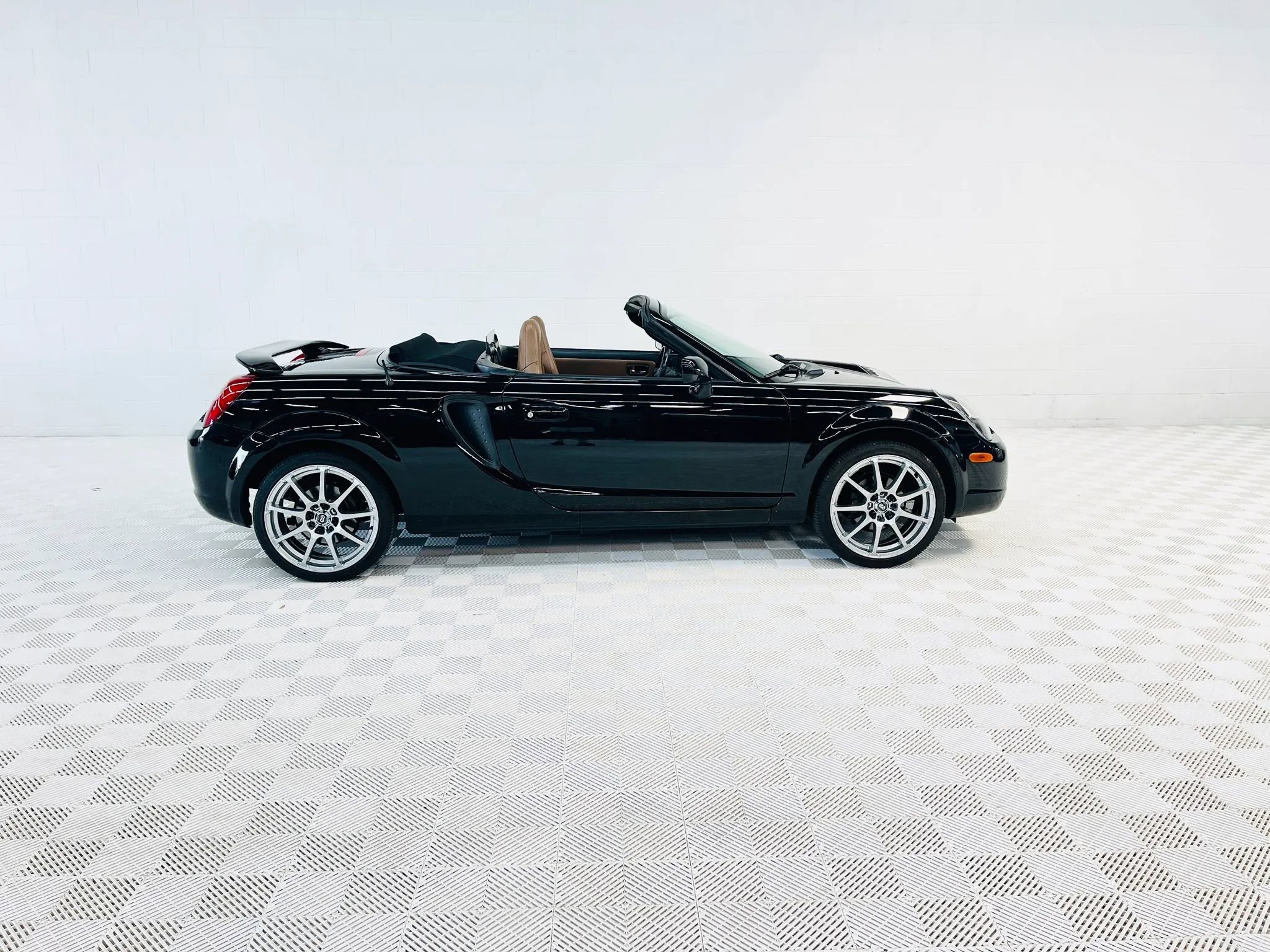 Used 2002 Toyota MR2 RWD image 31