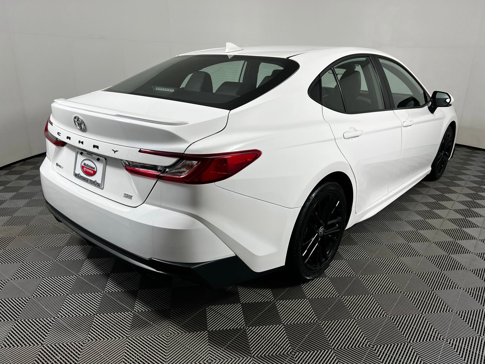 Certified 2025 Toyota Camry SE image 5