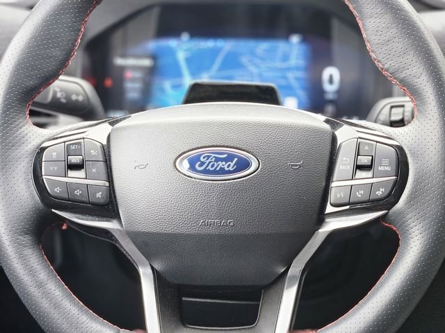 Used 2025 Ford Explorer ST-Line w/ ST-Line Street Pack image 16