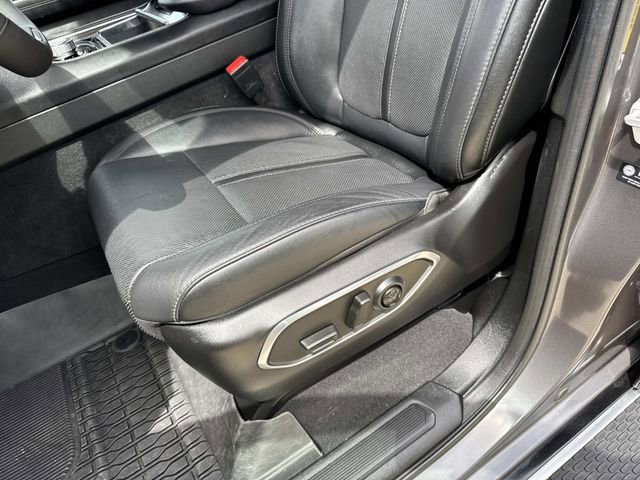 Used 2024 Jeep Wagoneer L Series II w/ Flexible Seating Group RWD image 22