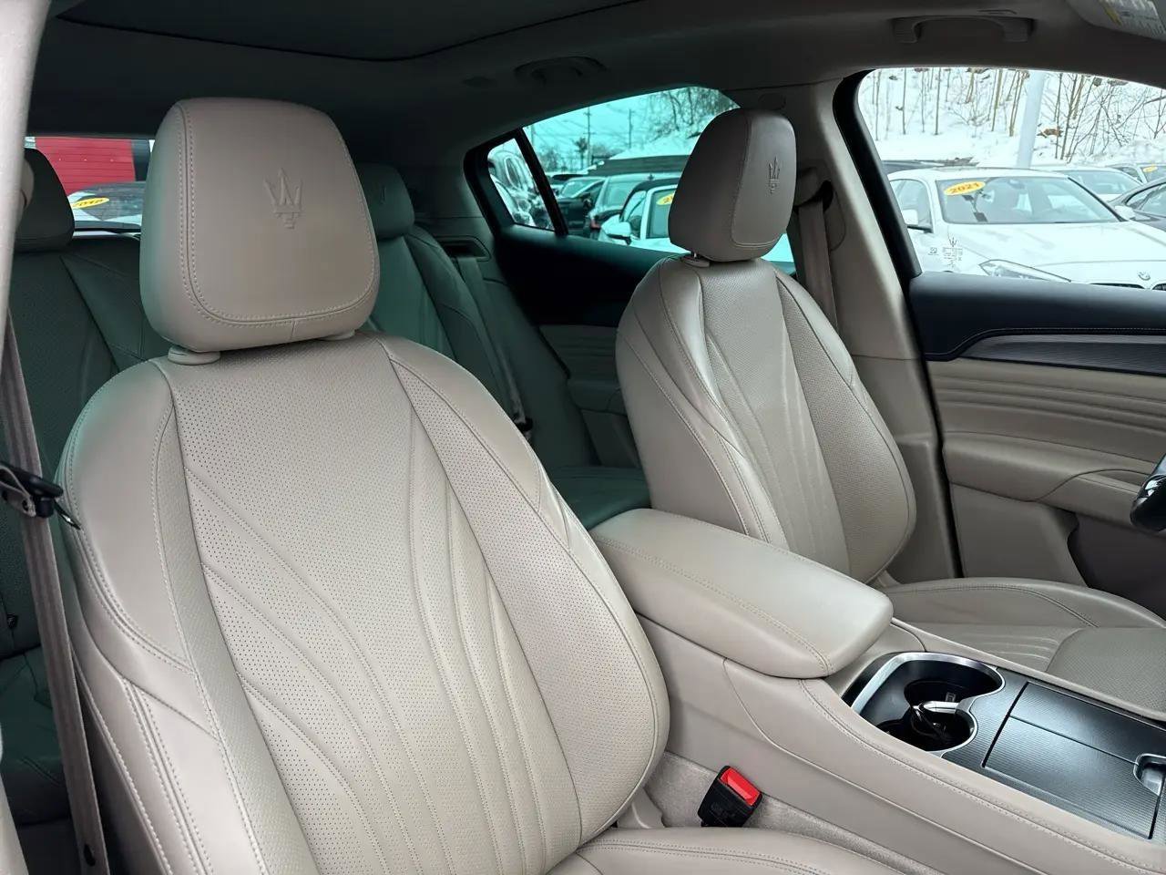 Used 2023 Maserati Grecale GT image 40