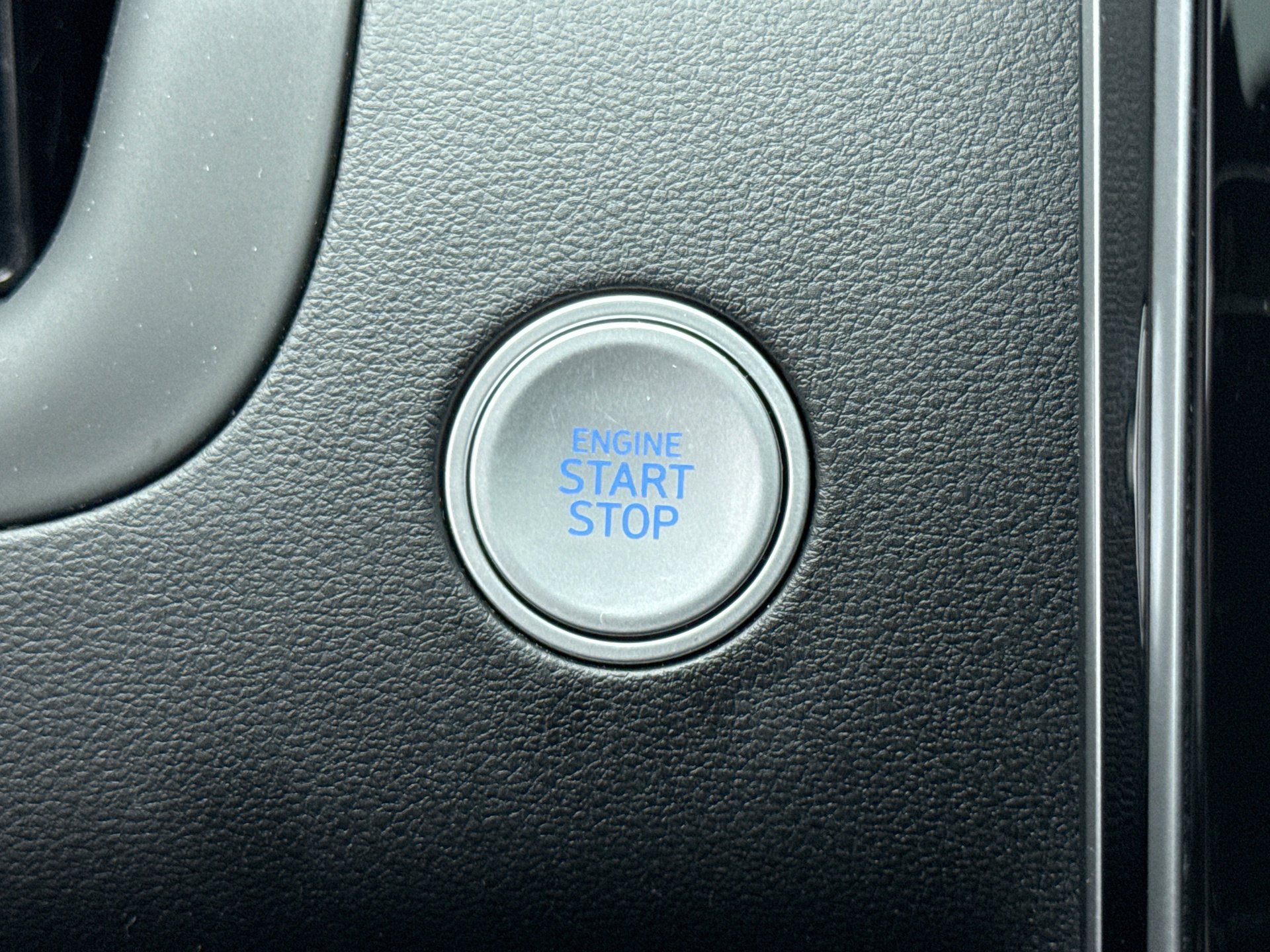 Used 2024 Hyundai Santa Cruz Limited image 23