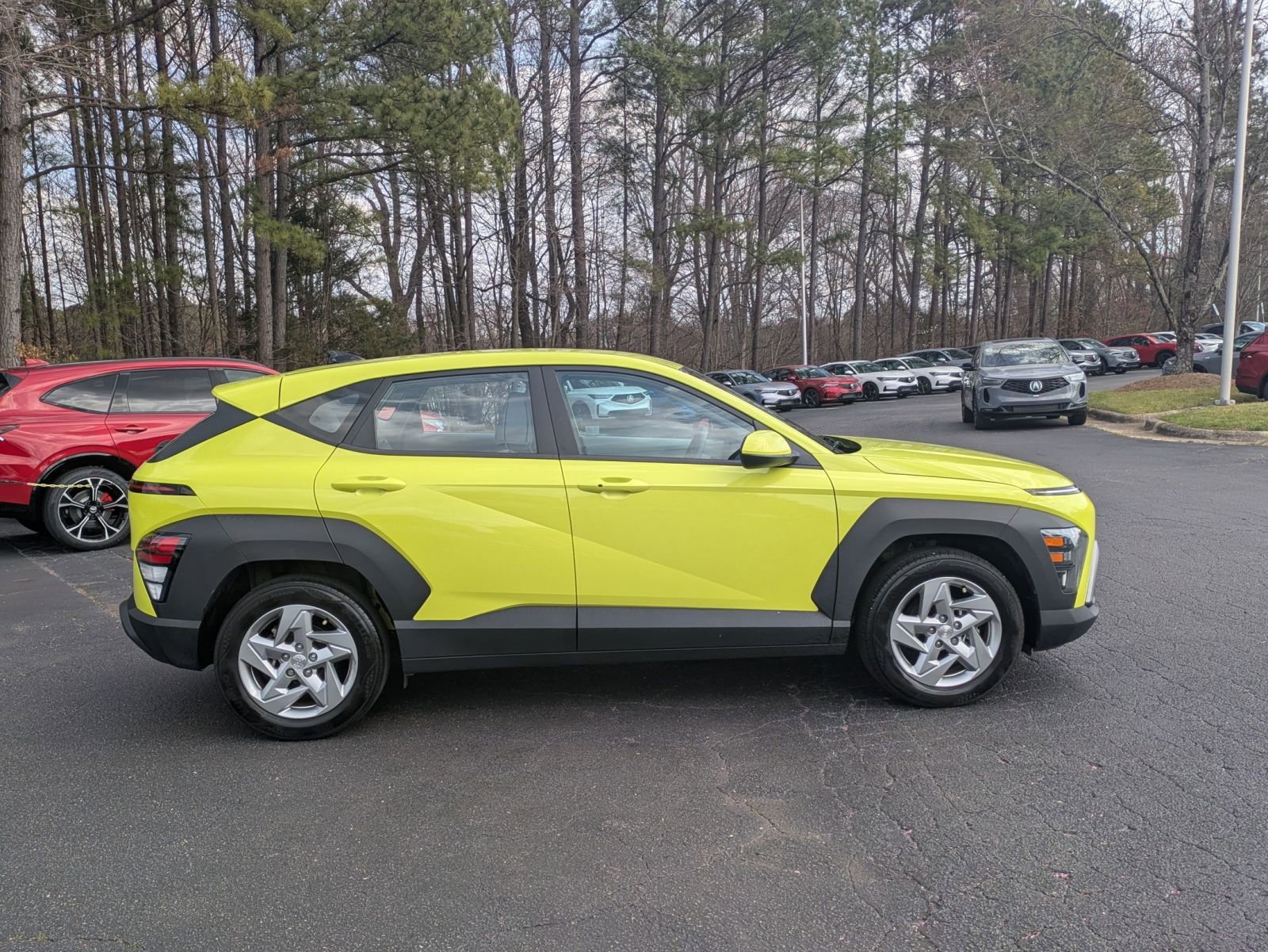 Used 2024 Hyundai Kona SE image 4