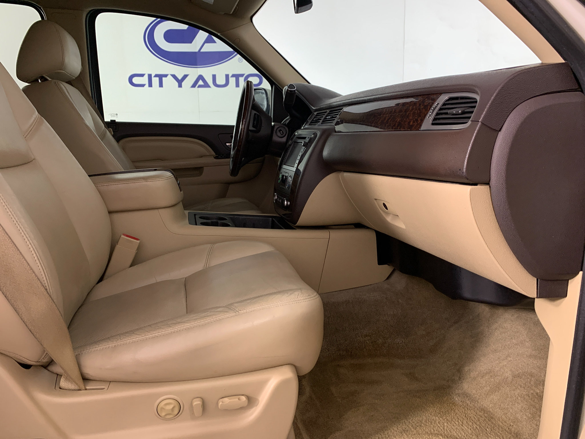 Used 2014 GMC Yukon Denali RWD image 39