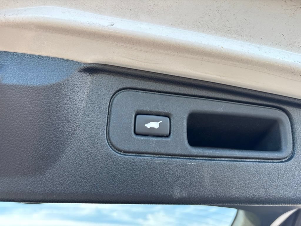 Used 2023 Honda Passport EX-L image 11