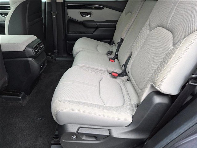 Certified 2024 Honda Pilot LX image 17