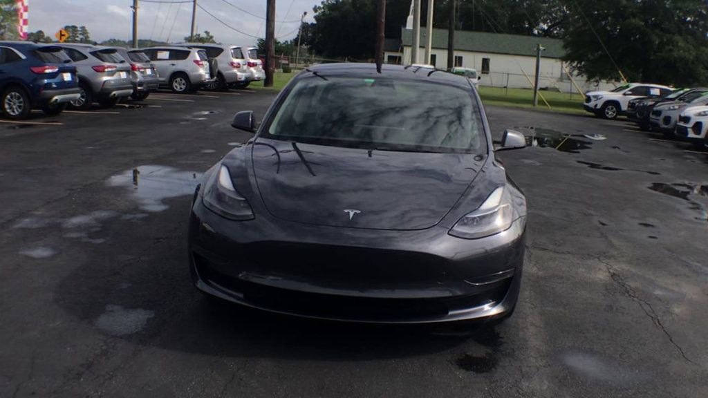 Used 2023 Tesla Model 3 Standard Range image 3