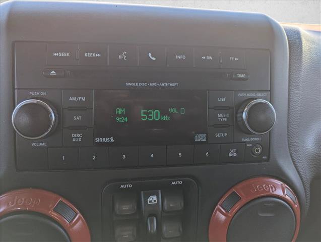 Used 2015 Jeep Wrangler Unlimited Sahara w/ Connectivity Group AWD/4WD image 11