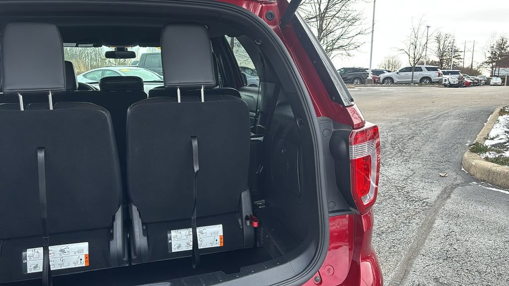 Used 2018 Ford Explorer XLT w/ Equipment Group 202A image 33